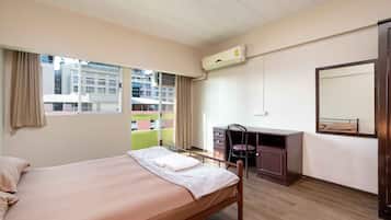 Free WiFi, bed sheets