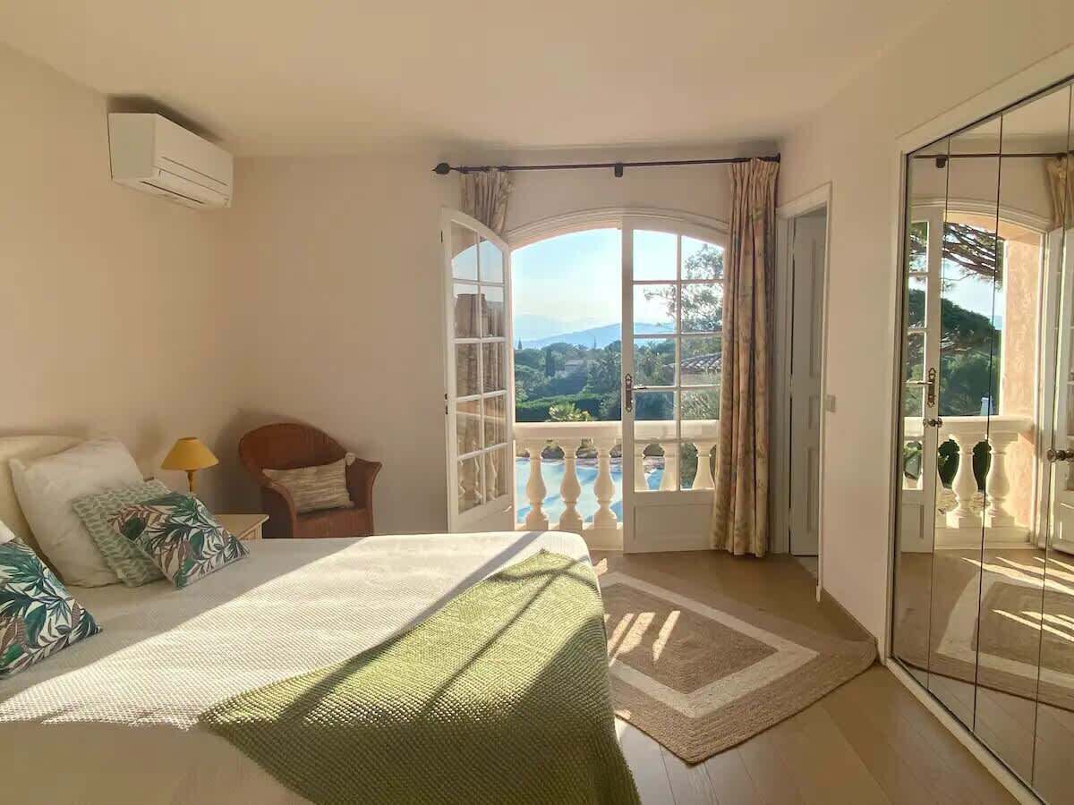 5 bedrooms, iron/ironing board, free WiFi