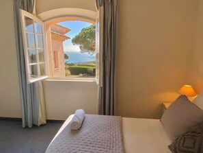 5 quartos, ferros/tábuas de passar roupa, Wi-Fi de cortesia