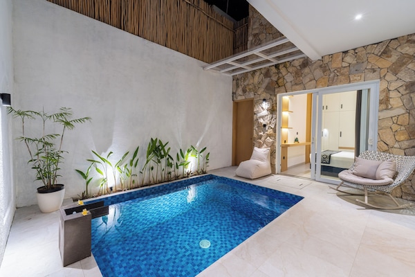 Deluxe Villa, Pool View | Terrace/patio