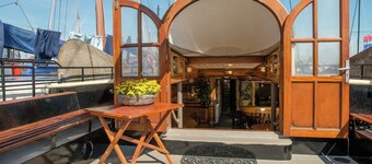 Båd i Leiden nær Centrum & Museer