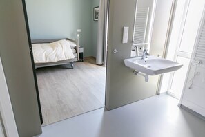 7 bedrooms, free WiFi