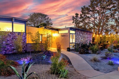 La Jolla Oasis | 4BR Luxury | Hot Tub | Close to Beach | Sleeps 12