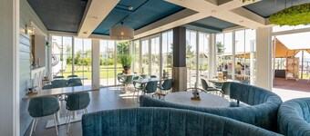 Villa in Hellevoetsluis near North Sea Beach