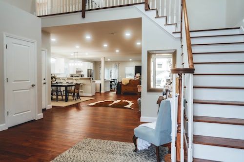 11BR Beach Retreat | Long Branch NJ | Sleeps 21