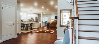 11BR Beach Retreat | Long Branch NJ | Sleeps 21