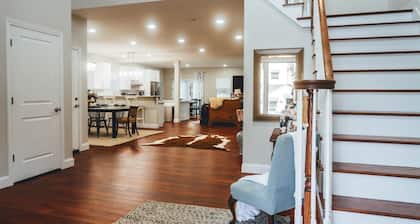 11BR Beach Retreat | Long Branch NJ | Sleeps 21