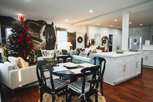 Beach Retreat+11Br/4Bth+F1 VR sim, Up to 21 guests