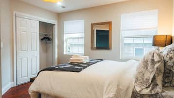 11 bedrooms, iron/ironing board, free WiFi, bed sheets