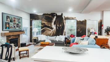 Smart TV, fireplace, computer monitors