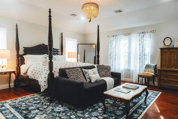 11 bedrooms, iron/ironing board, free WiFi, bed sheets