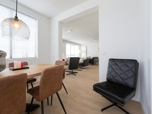 Dining - Apartment in The Hague near Scheveningen Beach (Den Haag)