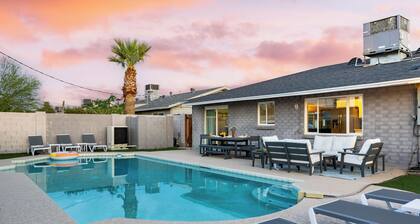 Private Pool + Outdoor Oasis • 5mins to Old Town | Indianola Oasis by AvantStay