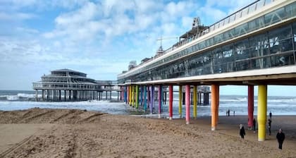 Apartment in Den Haag with sea beach