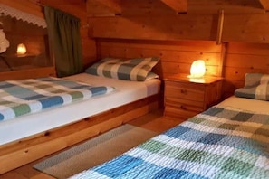 4 bedrooms, free WiFi, bed sheets