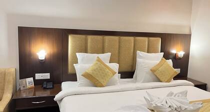 HOTEL RAJ MAHAL THE PALACE