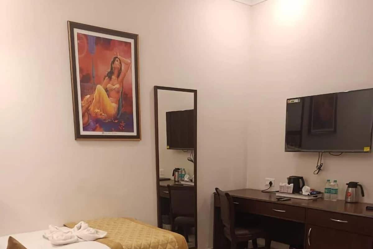 Executive Room, 1 Double Bed, Non Smoking, Garden View