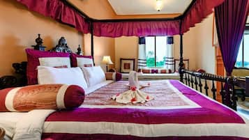 Superior Double Room, Garden View | Desk, free WiFi