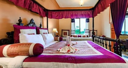 HOTEL RAJ MAHAL THE PALACE