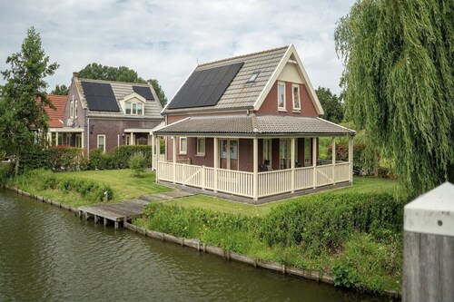 Bungalow au bord de l'eau près de Rotterdam