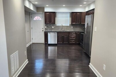 Charming townhome with AC and WiFi in delightful Annapolis