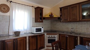 Macchina per tè/caffè, frigorifero, microonde, forno
