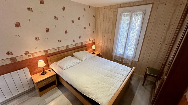 1 bedroom, iron/ironing board, free WiFi