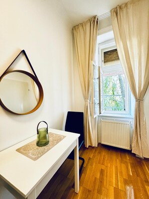 Basic Room | Iron/ironing board, free WiFi