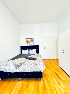 Basic Room | Iron/ironing board, free WiFi