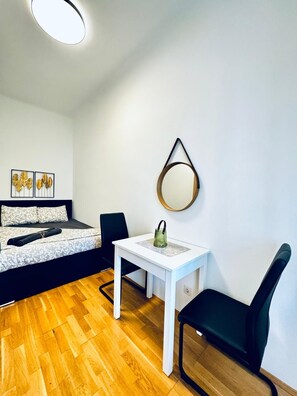 Basic Room | Iron/ironing board, free WiFi