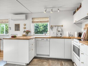 Fridge, dishwasher, cookware/dishes/utensils