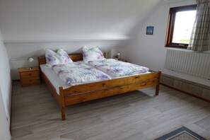 3 slaapkamers, een strijkplank/strijkijzer, gratis wifi
