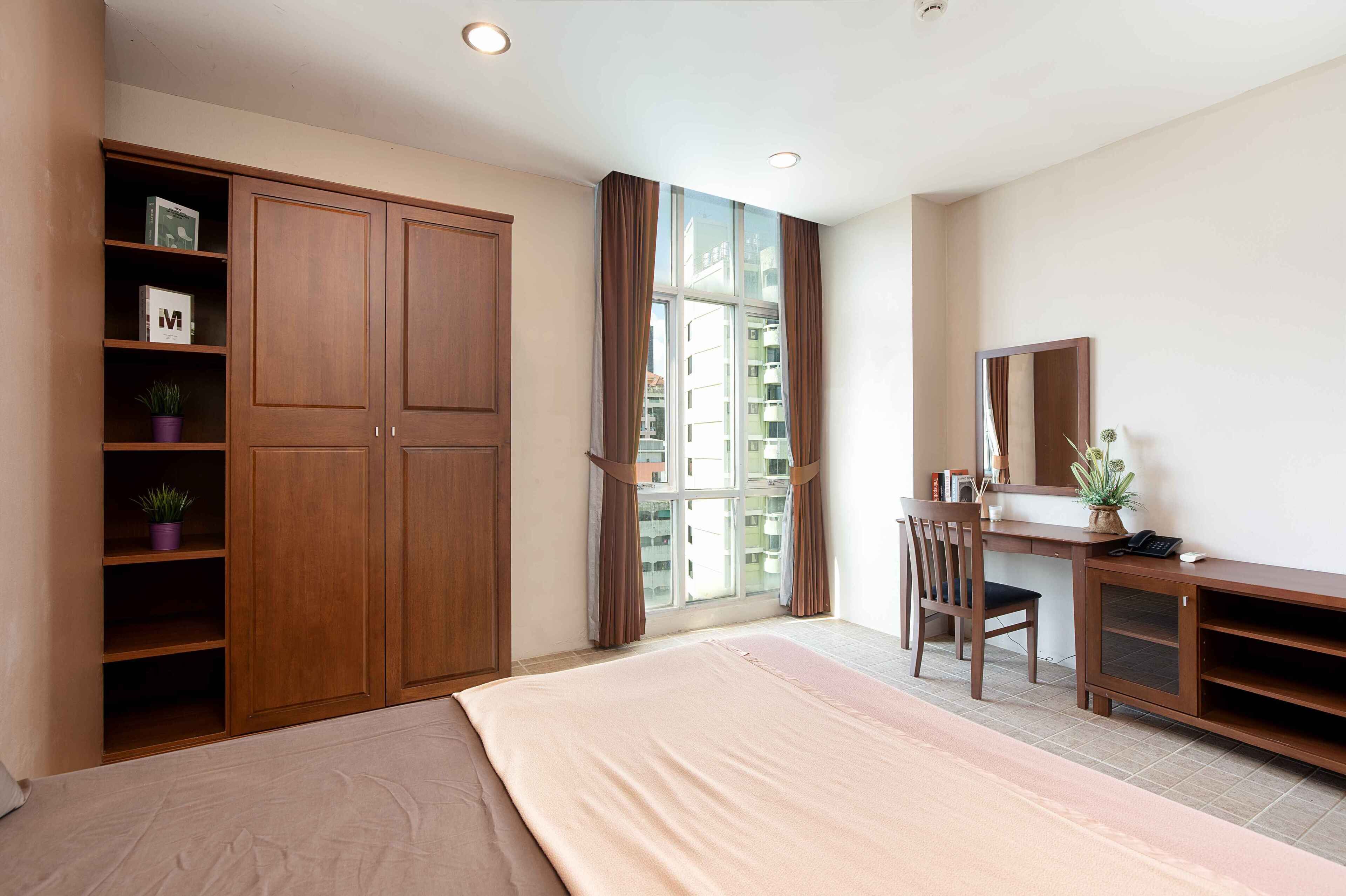 Deluxe Room, City View | Desk, laptop workspace, free WiFi, bed sheets