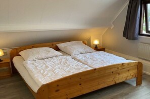 3 chambres, fer et planche à repasser, Wi-Fi gratuit