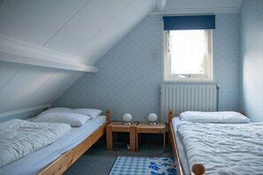 3 bedrooms, iron/ironing board, internet