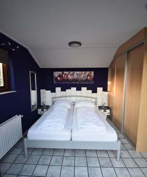 3 chambres, fer et planche à repasser, accès Internet
