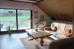 Smart TV - "Weserbergland" Modern retreat (Beverungen)