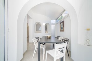 Dining - 0100-LLOBREGAT House at the canal with pool, mooring and studio (Empuriabrava)