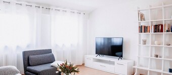 Apartment 'Auszeit Am See' with Shared Garden, Balcony and Wi-Fi