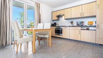 Kühlschrank, Ofen, Herdplatte, Geschirrspüler