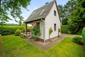 Exterior - Holiday Home 'Carpin' with Private Terrace, Garden and Wi-Fi (Carpin)