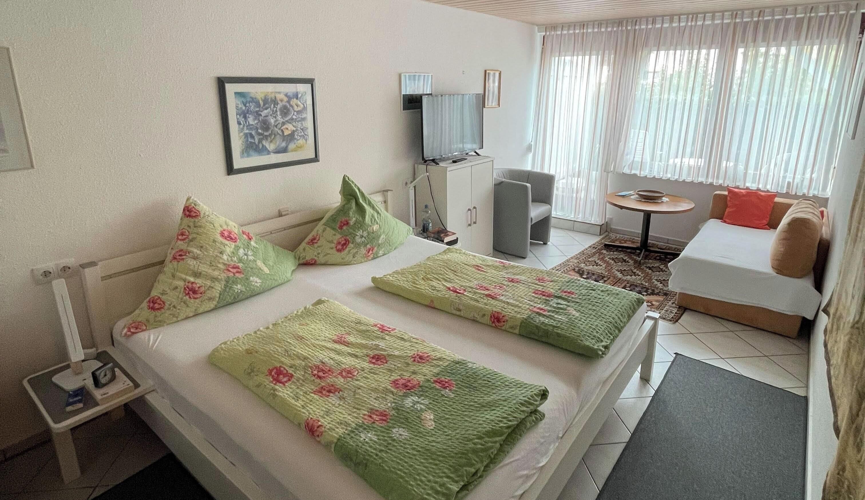 1 bedroom, WiFi (free), bed sheets