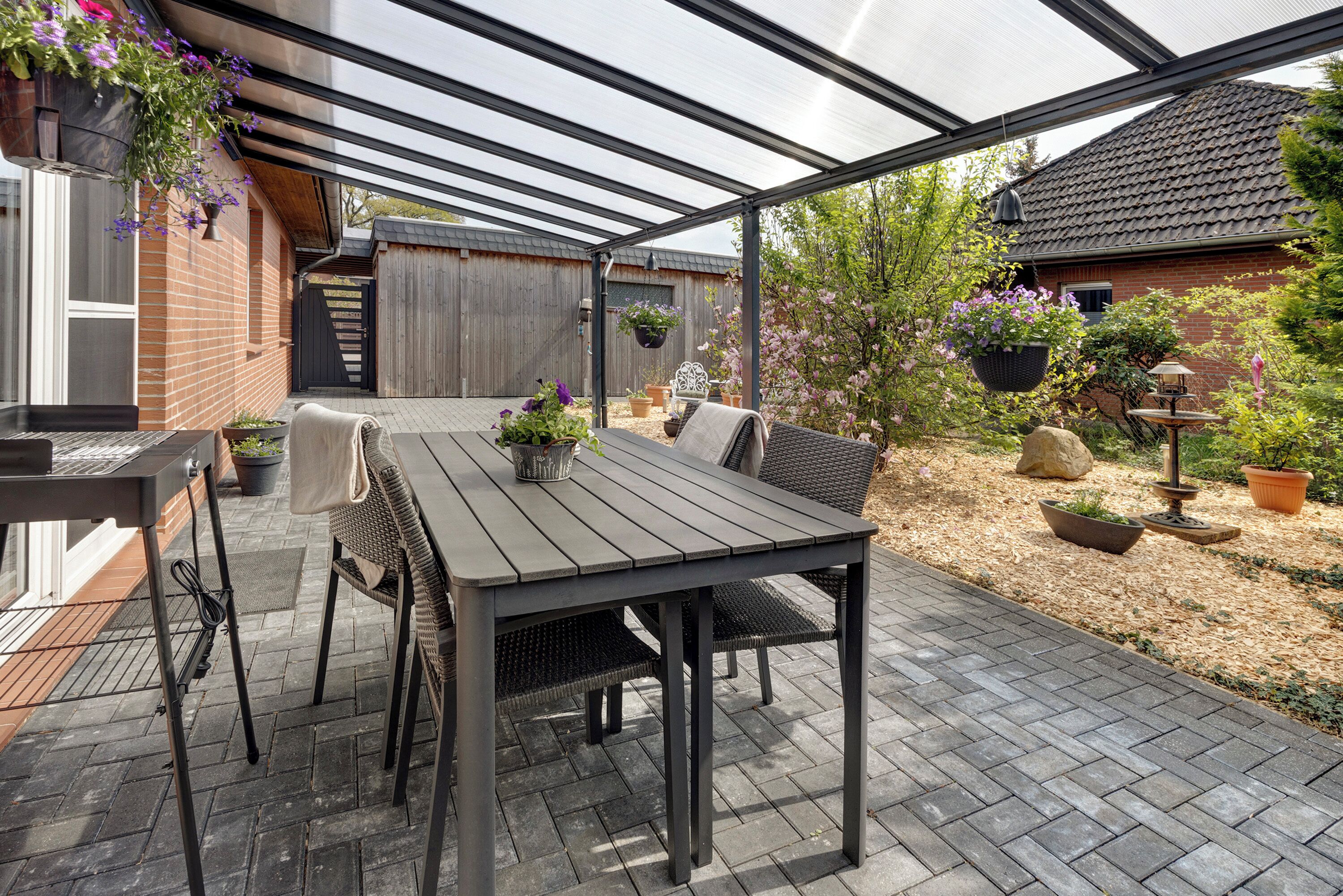 屋外ダイニングエリア