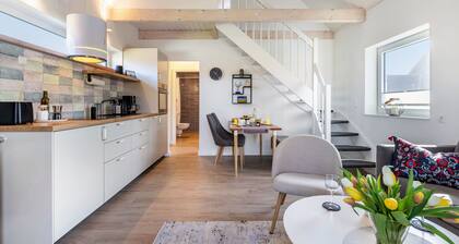Holiday Home 'Helgohuus' with Private Terrace, Private Garden and Wi-Fi