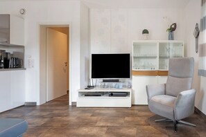 Interior - Apartment 'Sunny' with Private Terrace, Private Garden and Wi-Fi (Beckdorf)