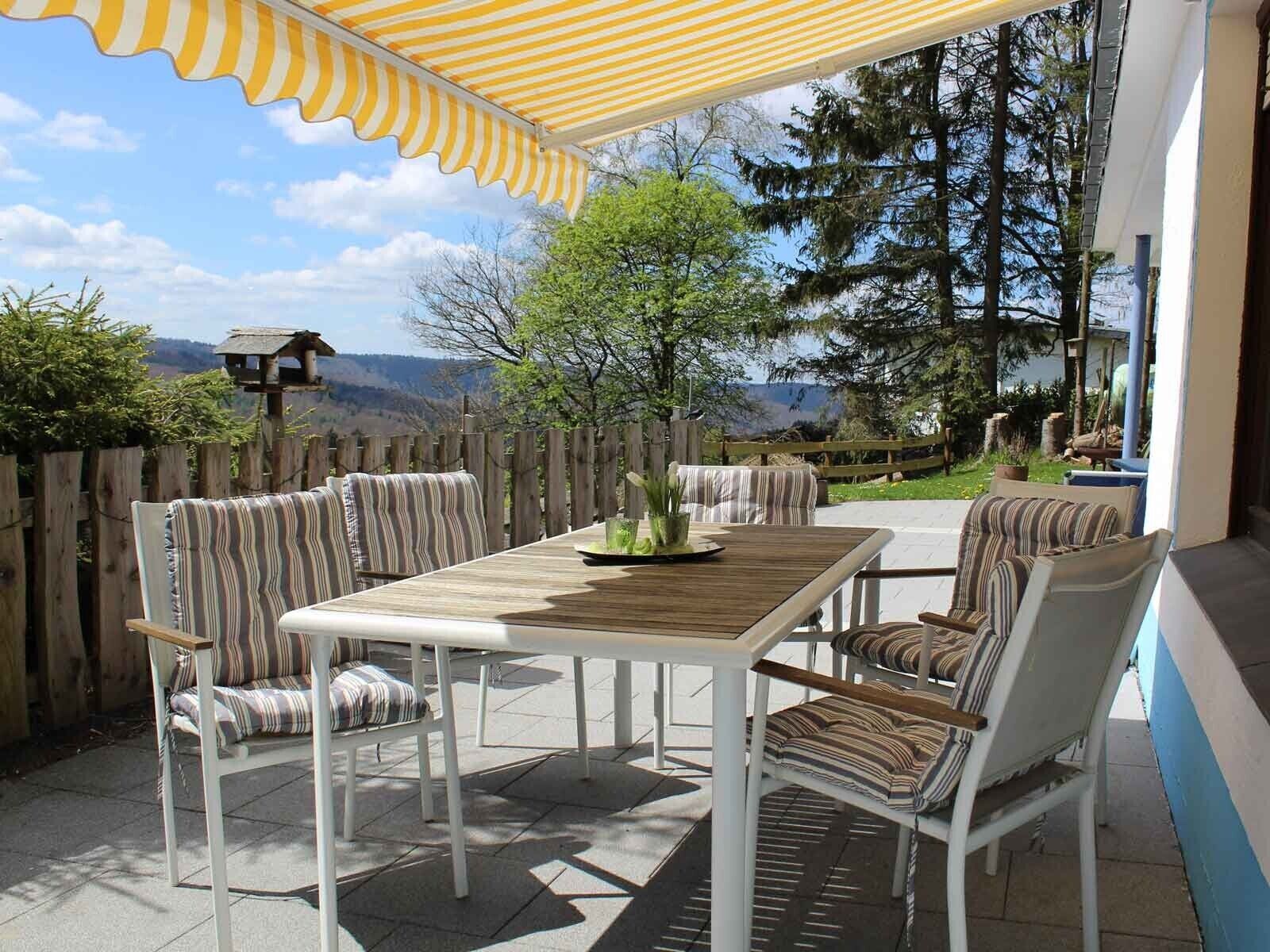 تناول الطعام بالخارج