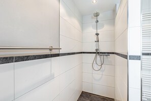 Douche, séchoir à cheveux