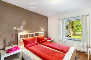 2 bedrooms, free WiFi, bed sheets, wheelchair access