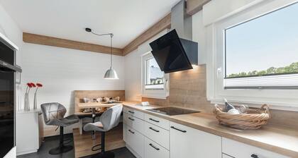 Ferienwohnung 'Schanze 20' mit Bergblick, Gemeinschaftsterrasse und Wi-Fi