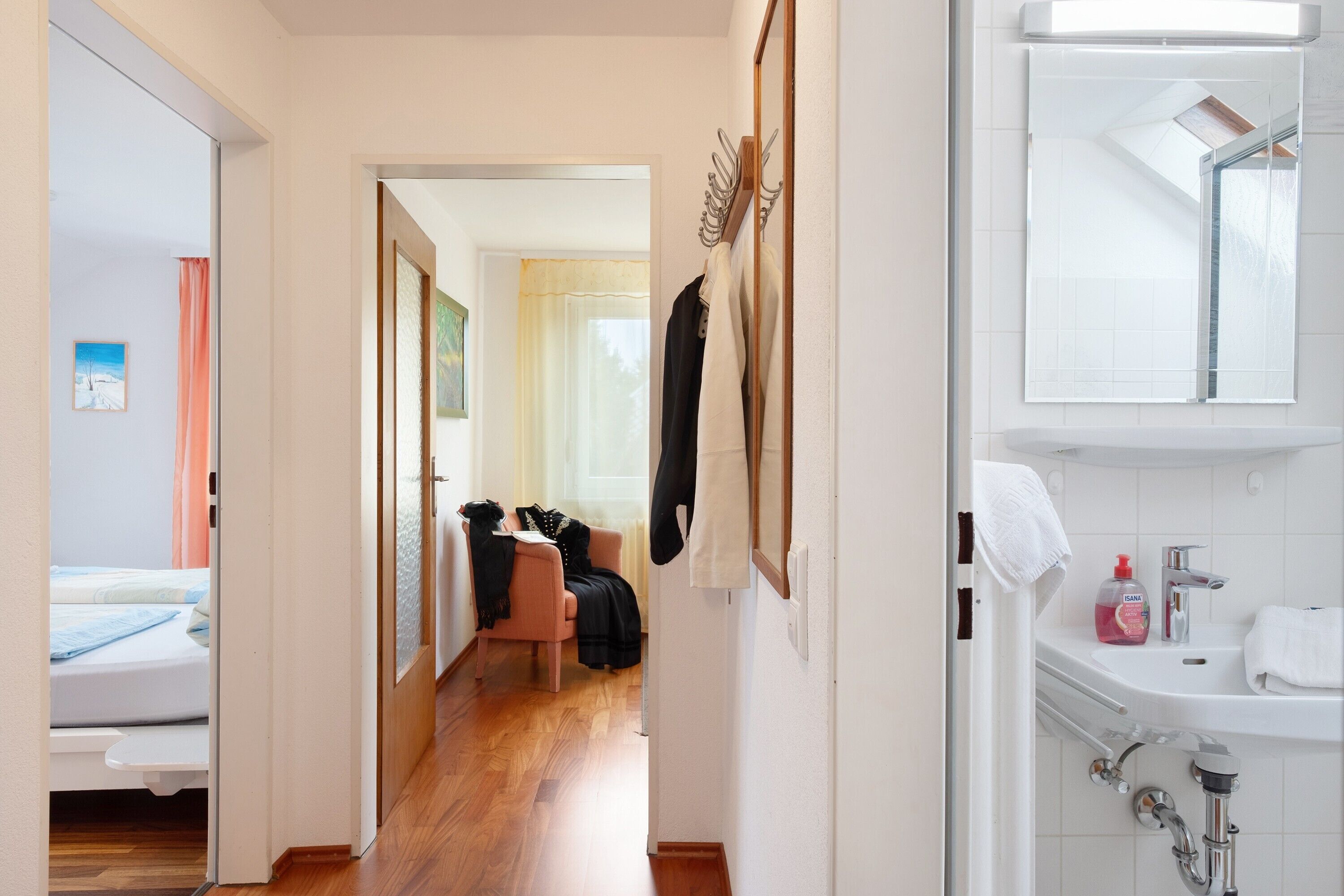 1 室のベッドルーム、WiFi (無料)、ベッドシーツ